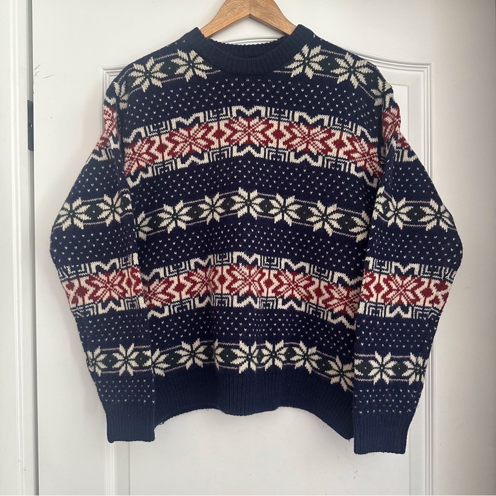 Gap XS winter/holiday unisex wool sweater